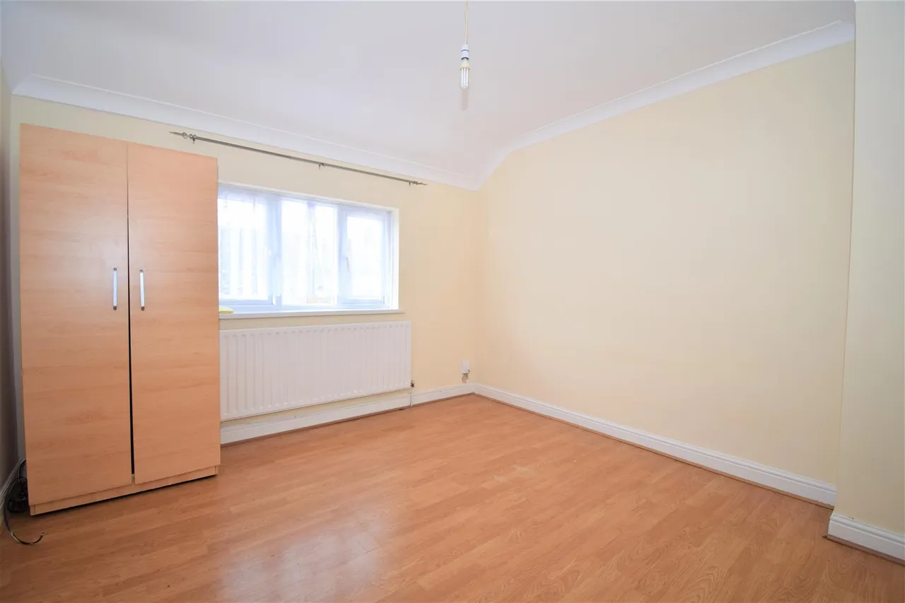 Crescent Road, Dagenham, photo 4