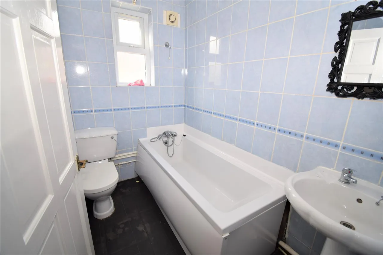 Crescent Road, Dagenham, photo 7