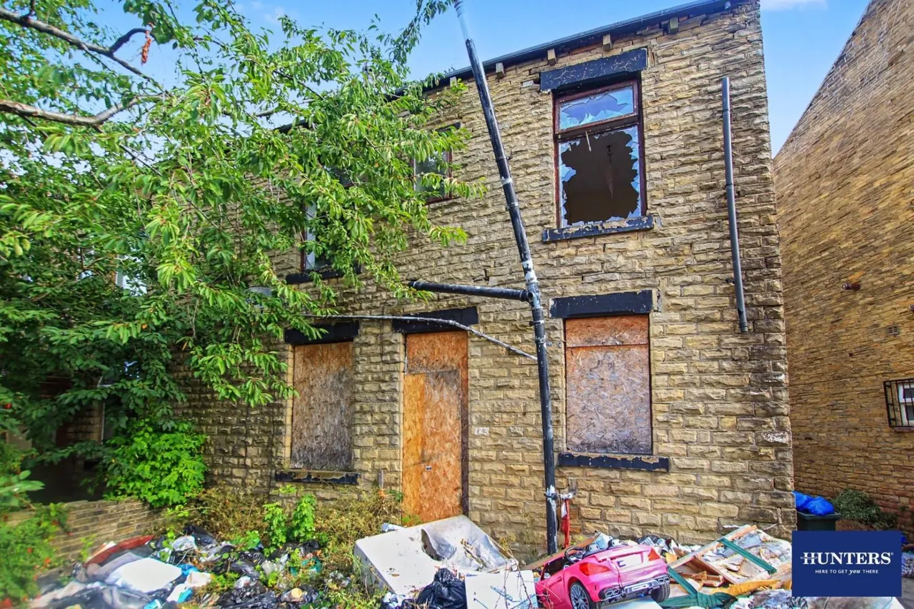 2 bed house for sale — Rochester Street Bradford, BD3 8AU