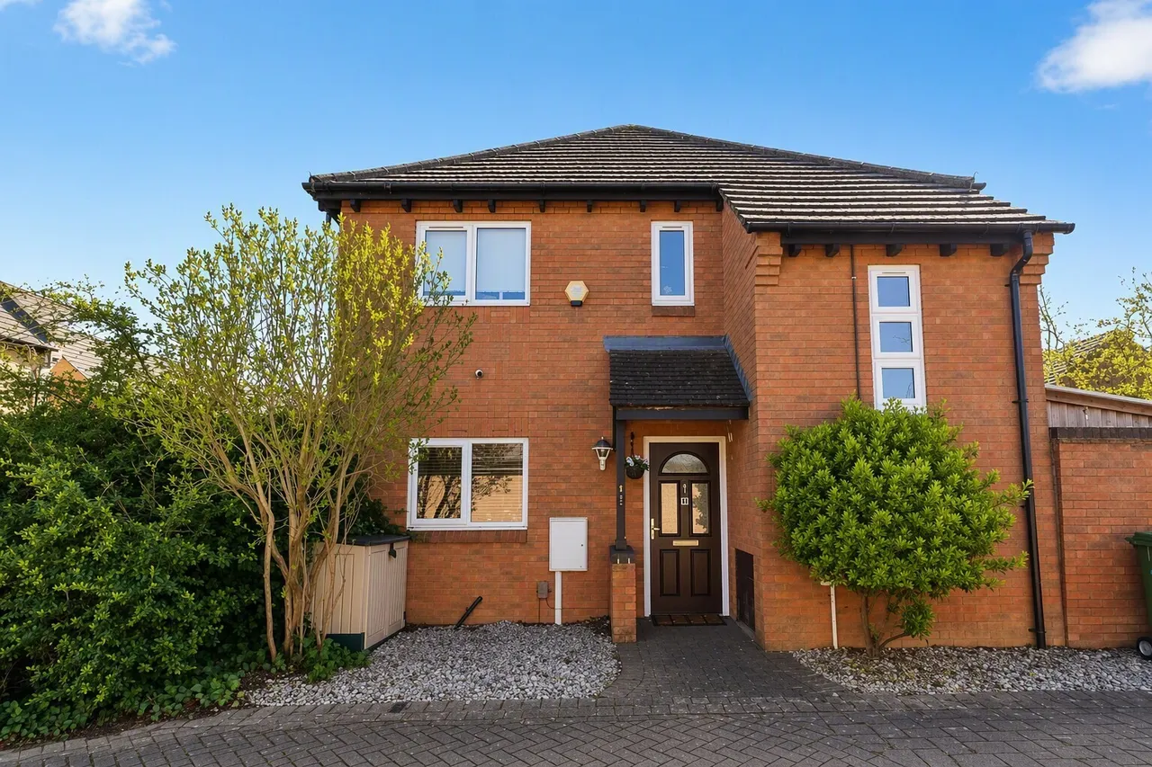 3 bed house for sale, Cadeby Court, Broughton, MK10
