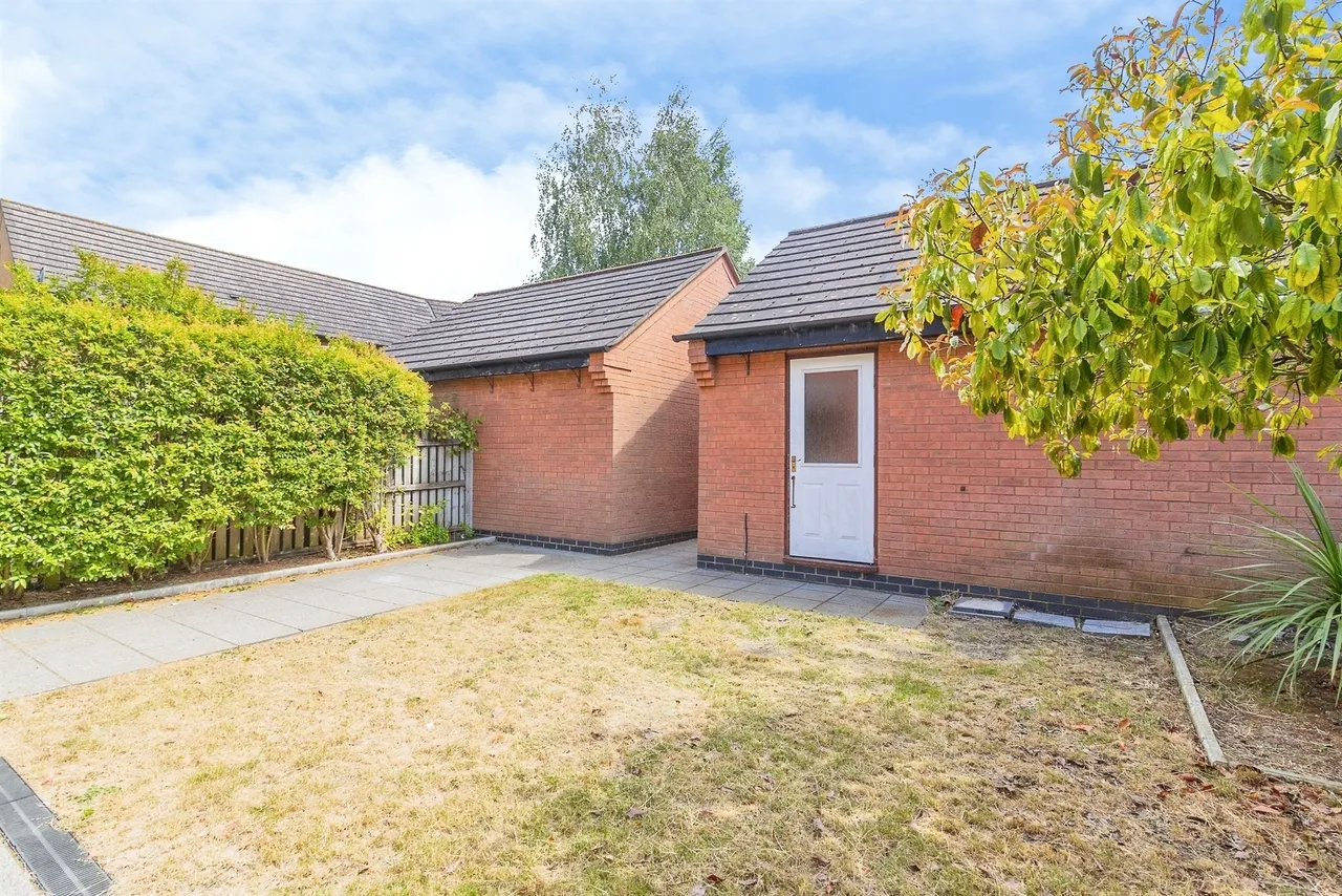 Cadeby Court, Broughton, MK10, photo 16