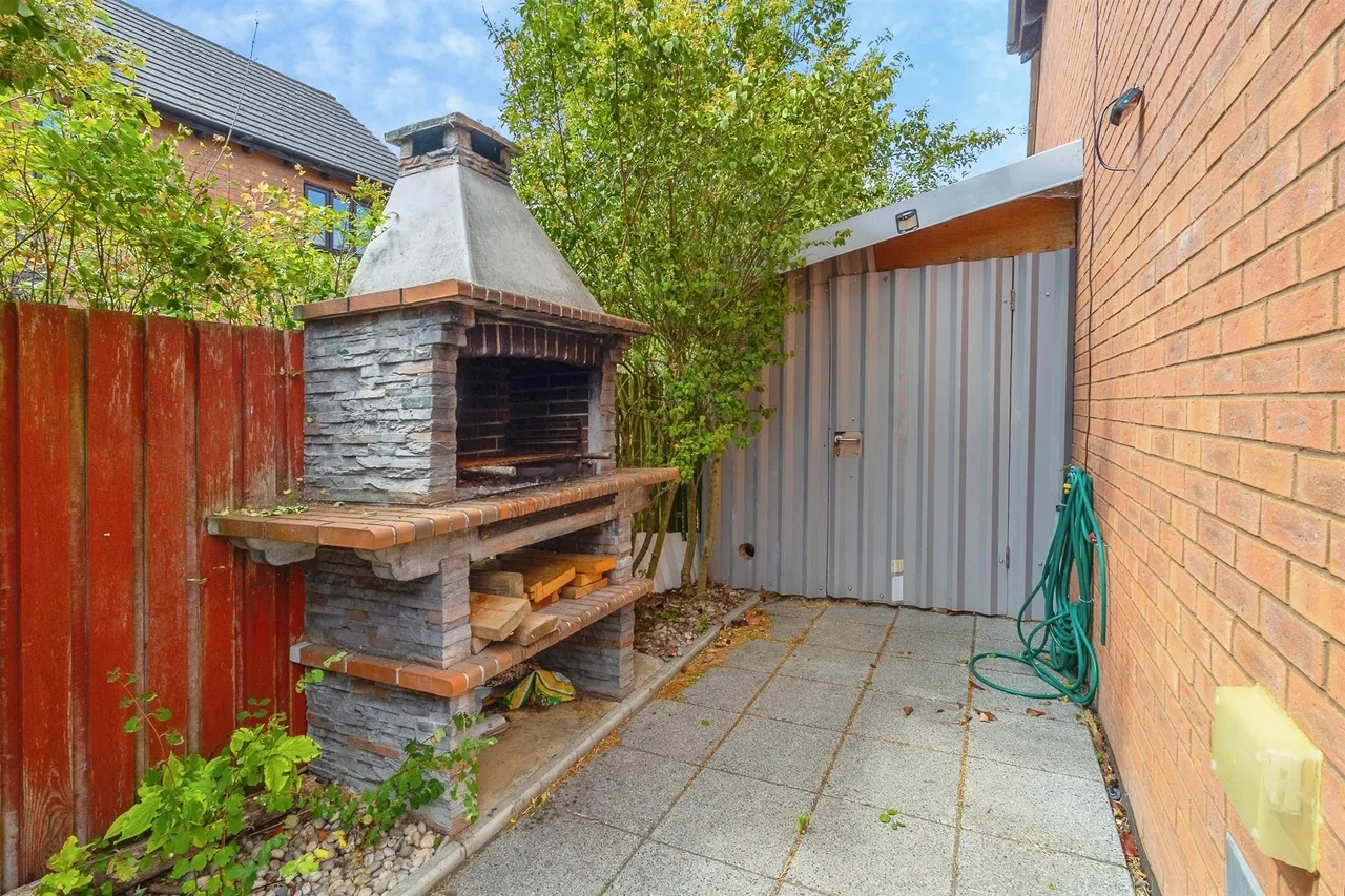 Cadeby Court, Broughton, MK10, photo 17