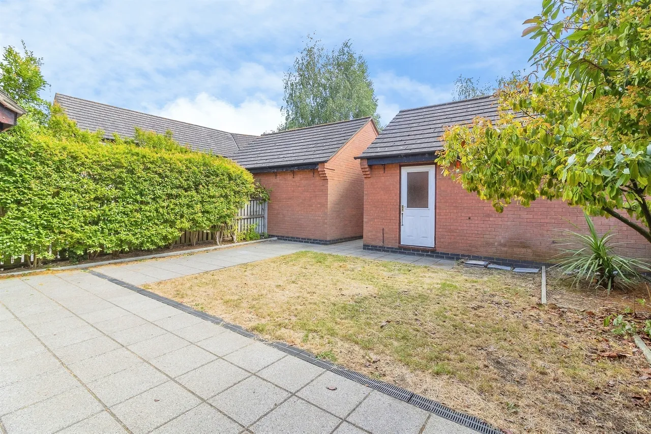 Cadeby Court, Broughton, MK10, photo 18