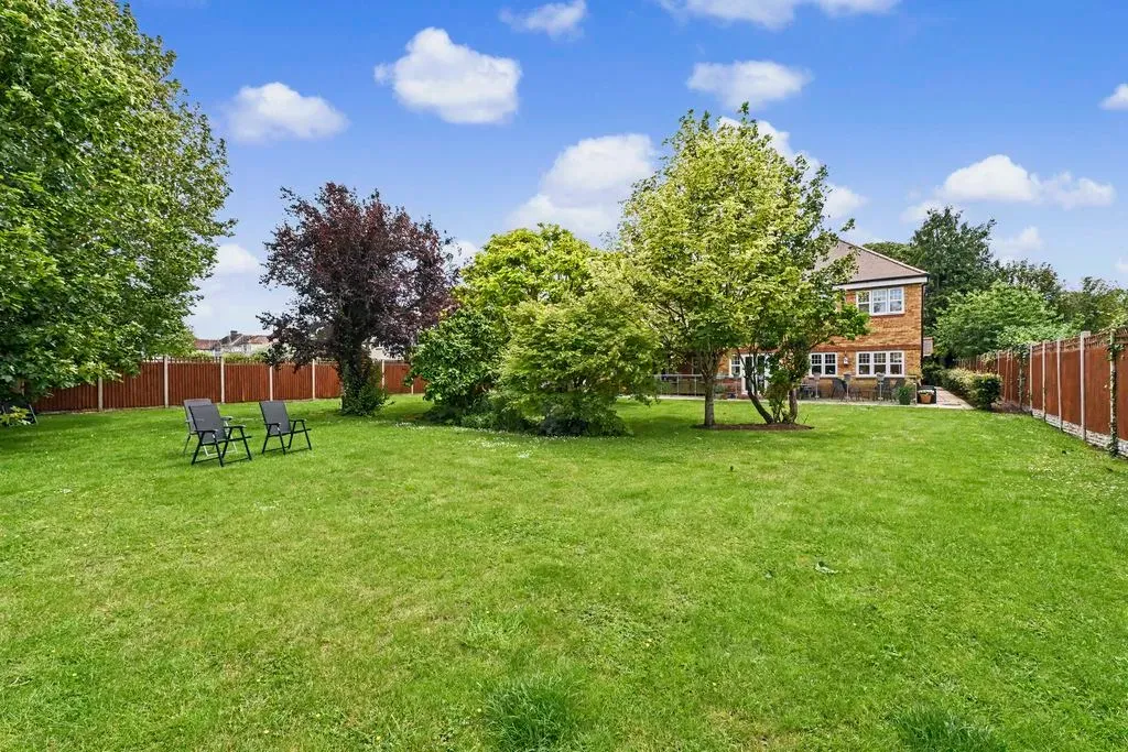 London Road, Aston Clinton, Buckinghamshire, HP22 5LB, photo 11
