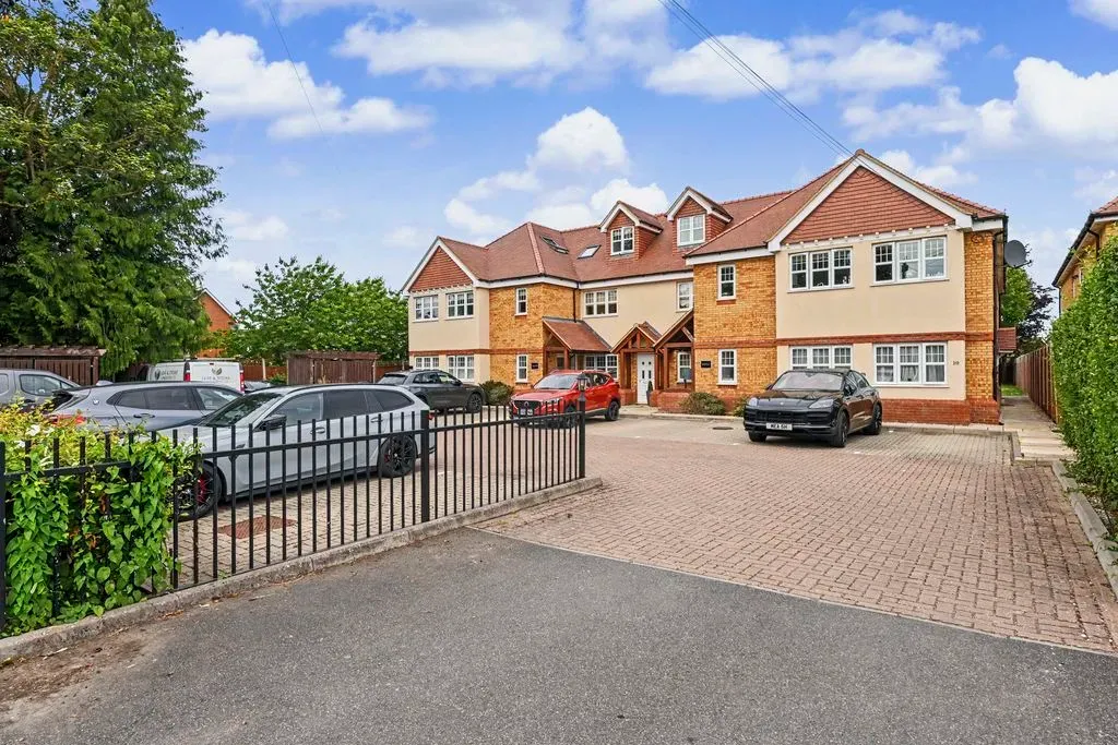 2 bed property for sale — London Road, Aston Clinton, Buckinghamshire, HP22 5LB