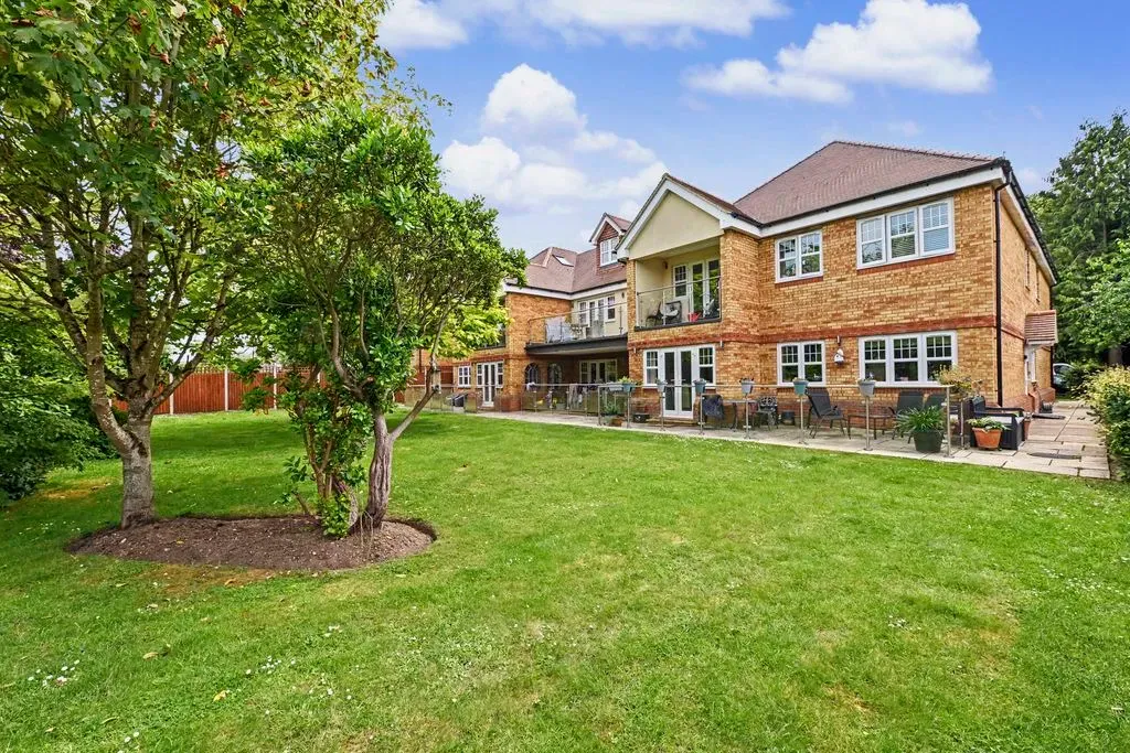 London Road, Aston Clinton, Buckinghamshire, HP22 5LB, photo 5
