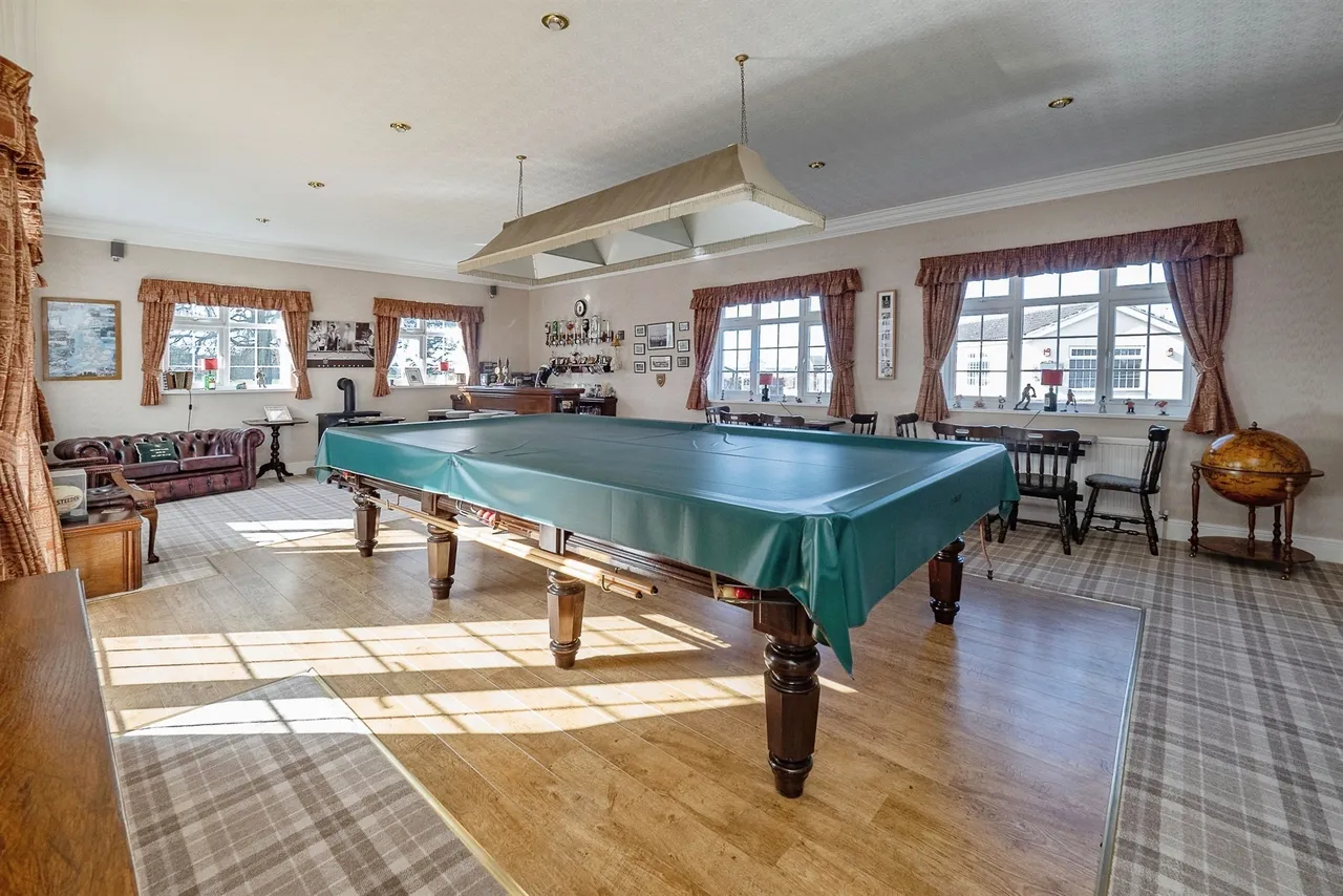 Routh, Beverley, photo 9