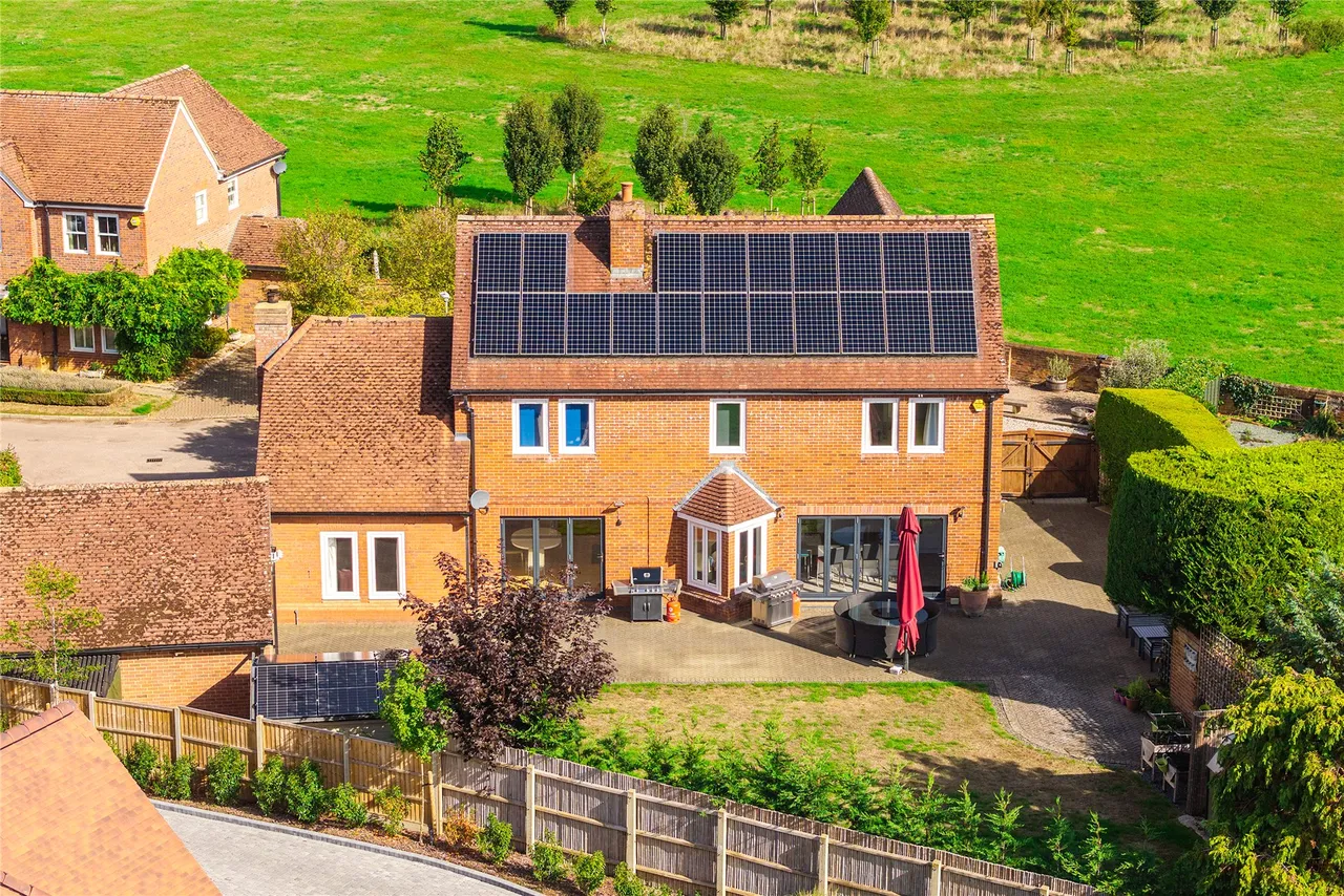 Gosmore Ley Close, Gosmore, SG4, photo 17
