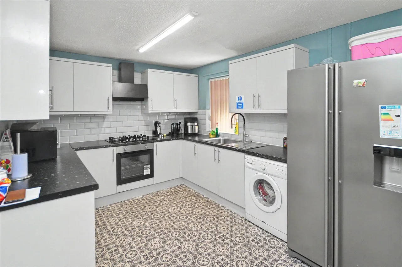 Rocheford Grove, Leeds, LS10, photo 2