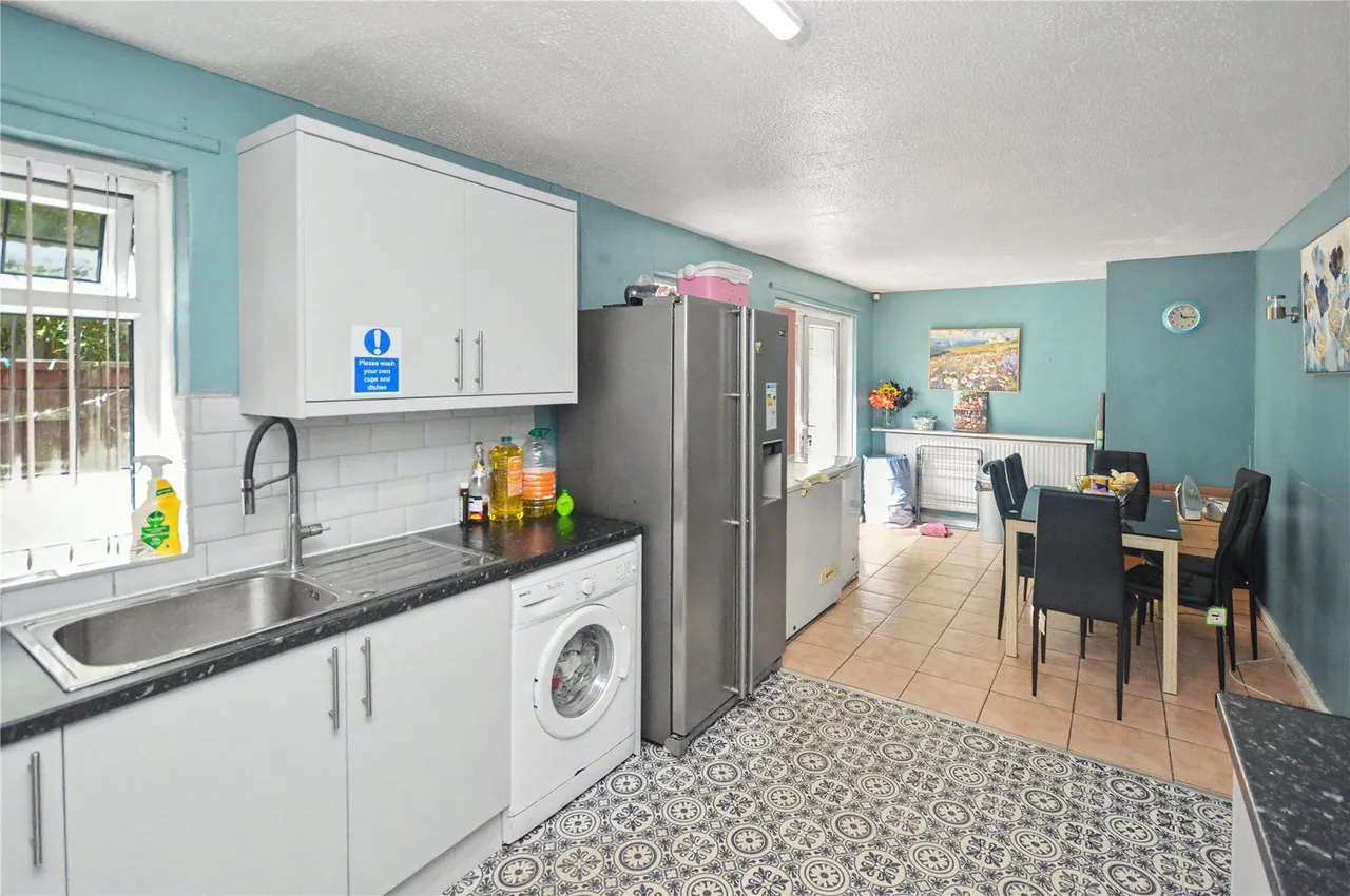 Rocheford Grove, Leeds, LS10, photo 3