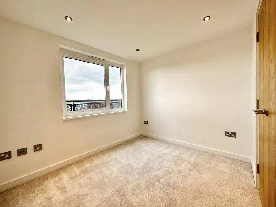 Southwell Park Road, Camberley, GU15, photo 5