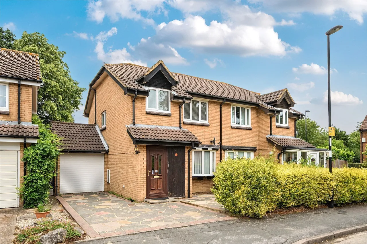 3 bed house for sale — Burrell Close, Shirley, CR0