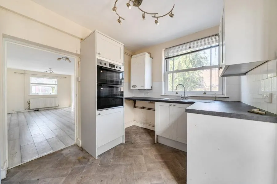 Bath Road, Woolhampton, RG7, photo 3