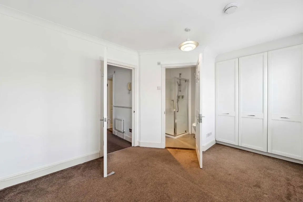 May Bate Avenue, KT2, photo 6
