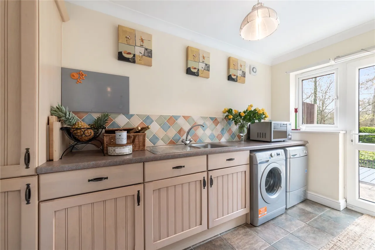 Kenneth Vincent Close, Redditch, Worcestershire, B97 5TZ, photo 13