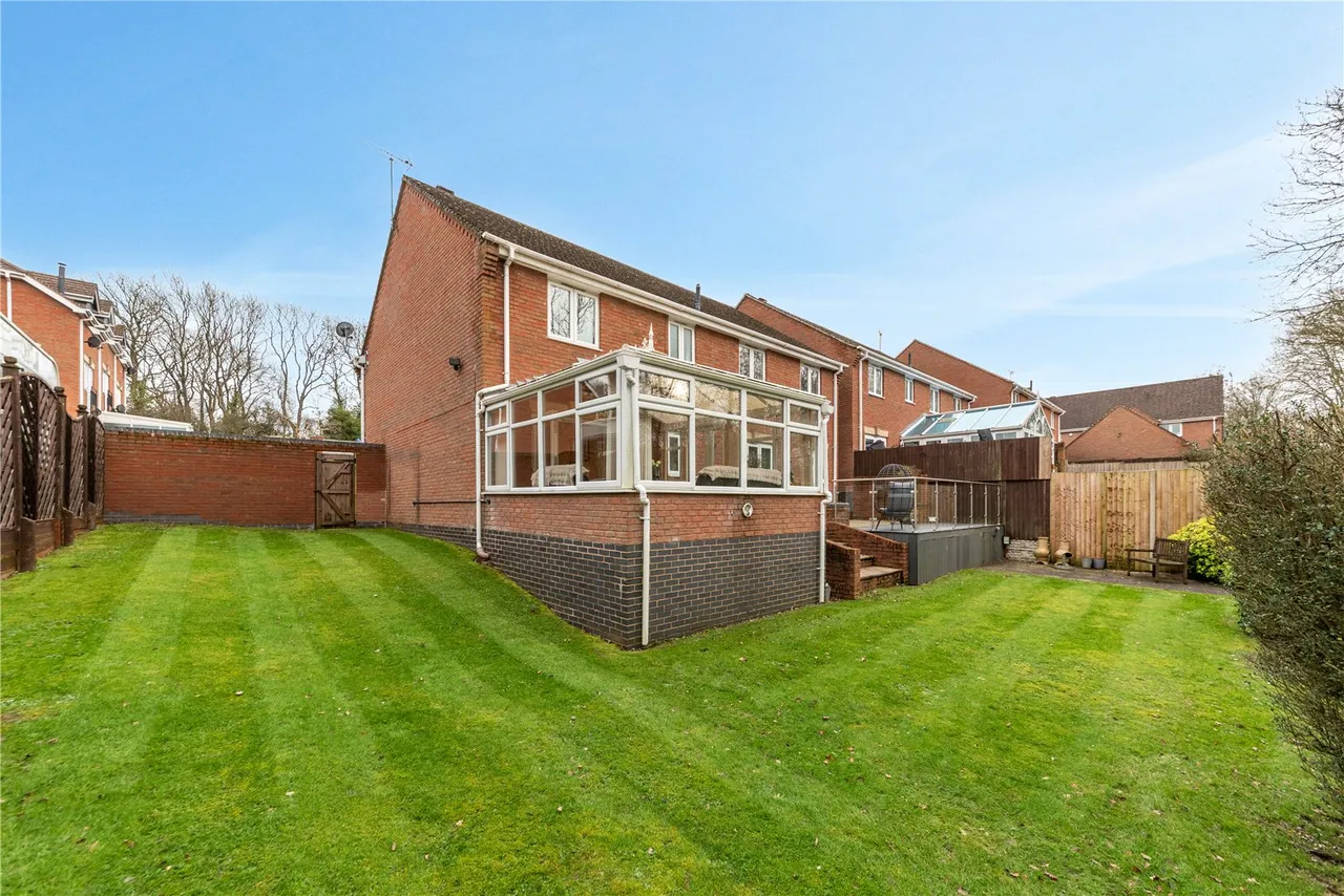 Kenneth Vincent Close, Redditch, Worcestershire, B97 5TZ, photo 25