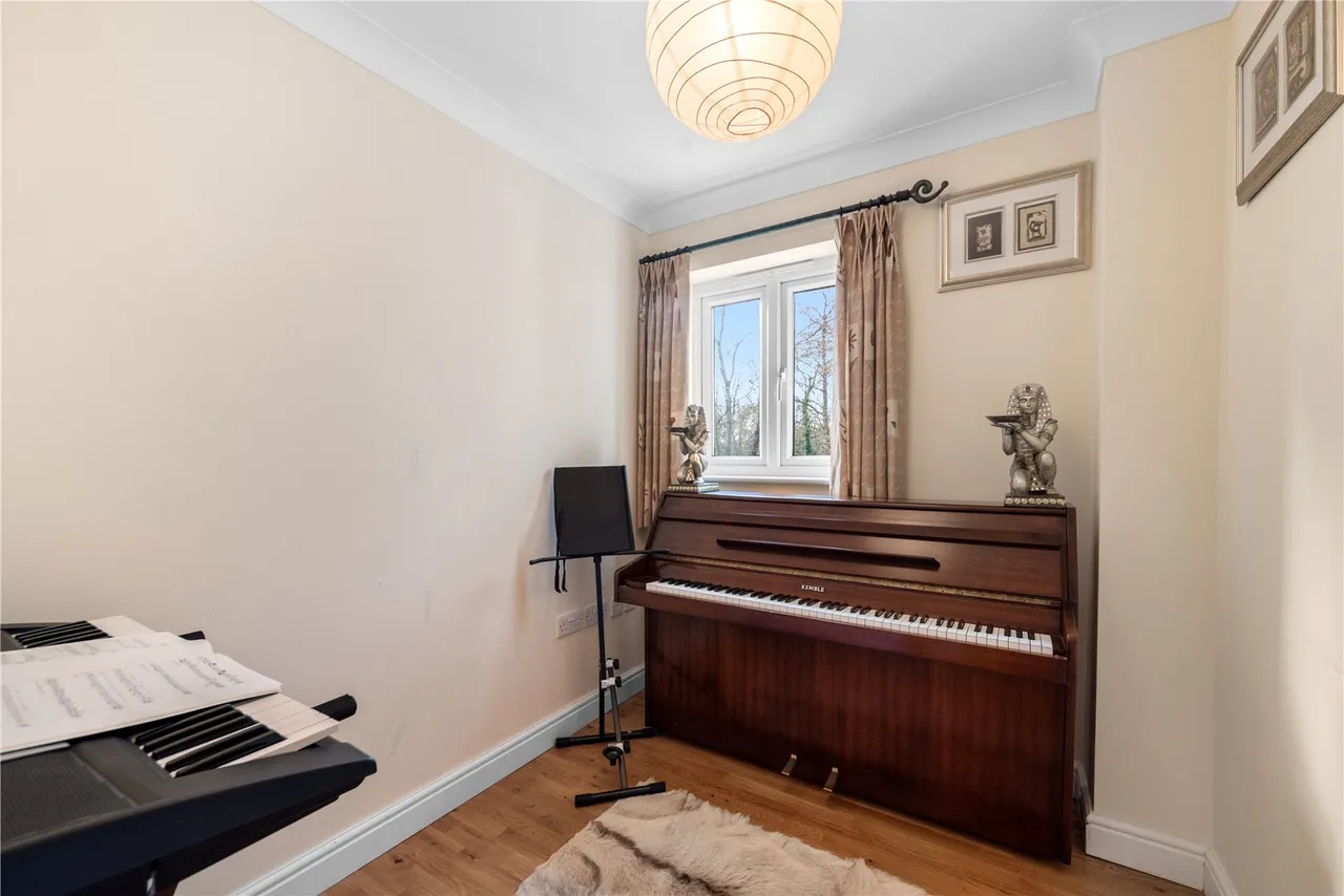 Kenneth Vincent Close, Redditch, Worcestershire, B97 5TZ, photo 14