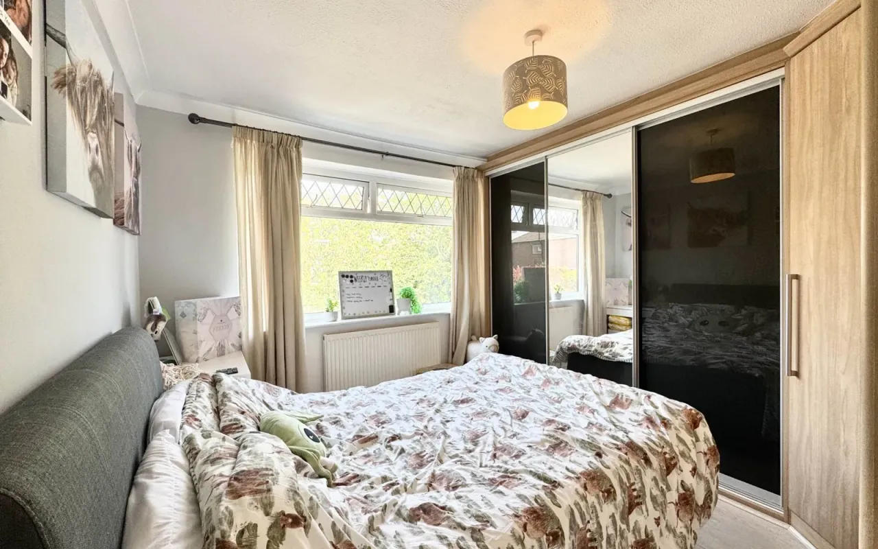 Lynton Way, Windle, photo 10