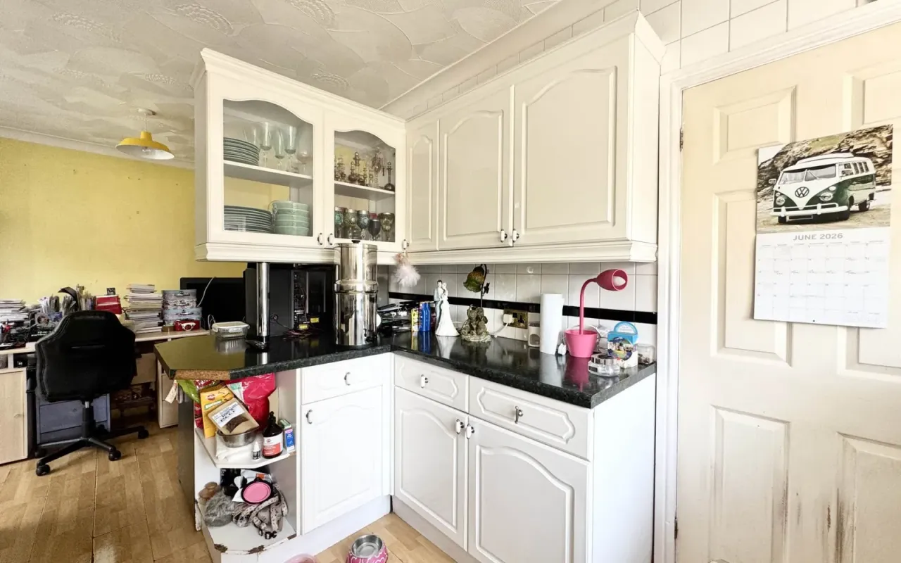 Lynton Way, Windle, photo 4