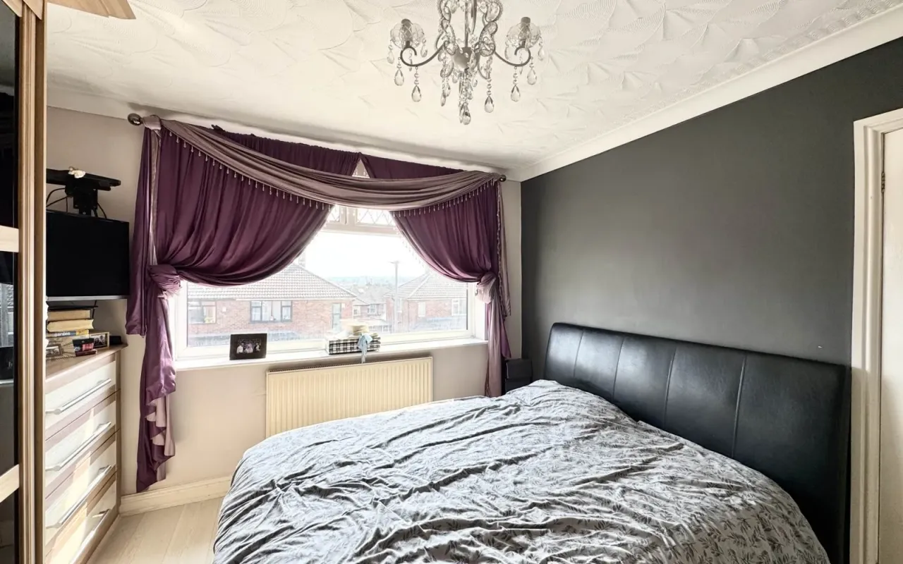Lynton Way, Windle, photo 9