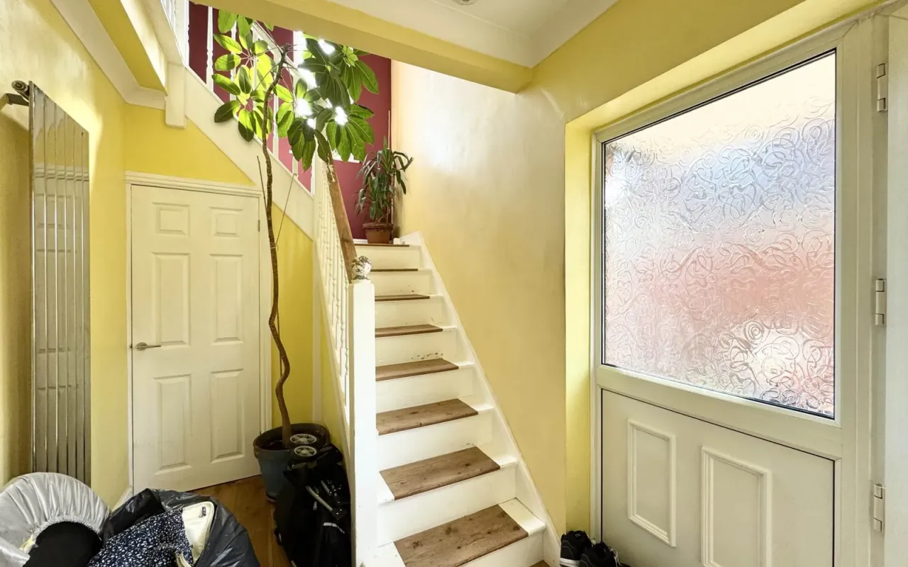 Lynton Way, Windle, photo 7