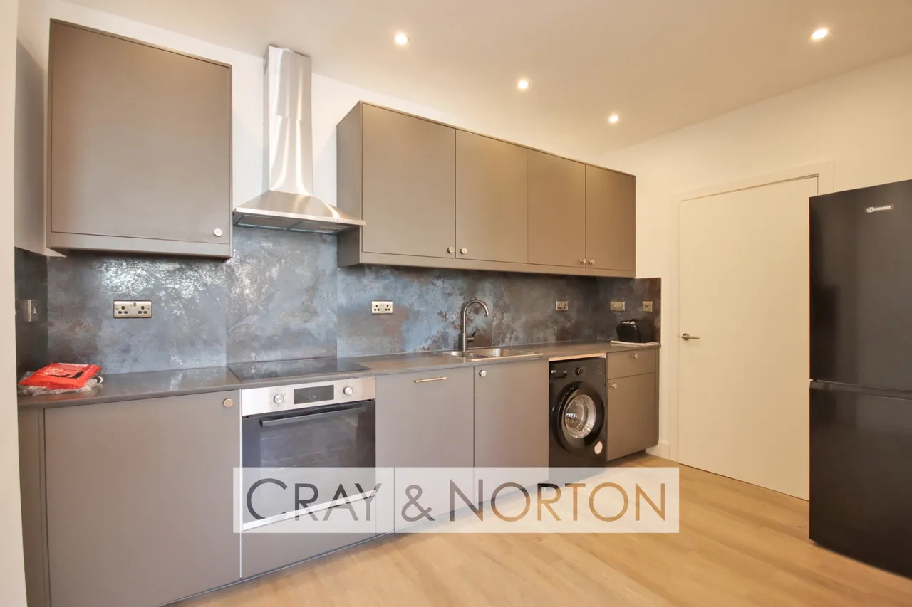 2 bed flat to rent, North End, Croydon, CR0
