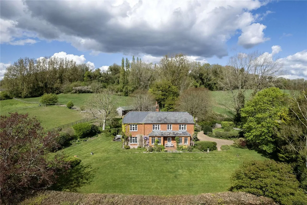 5 bed house for sale — The Straits, Kingsley, Bordon, Hampshire, GU35 9NS