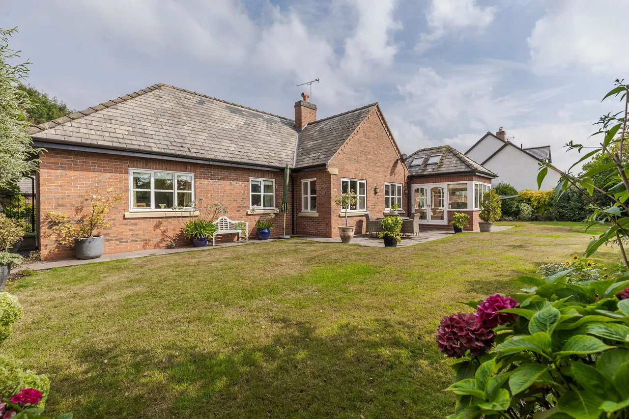 Orchard Close, Tarporley, photo 2