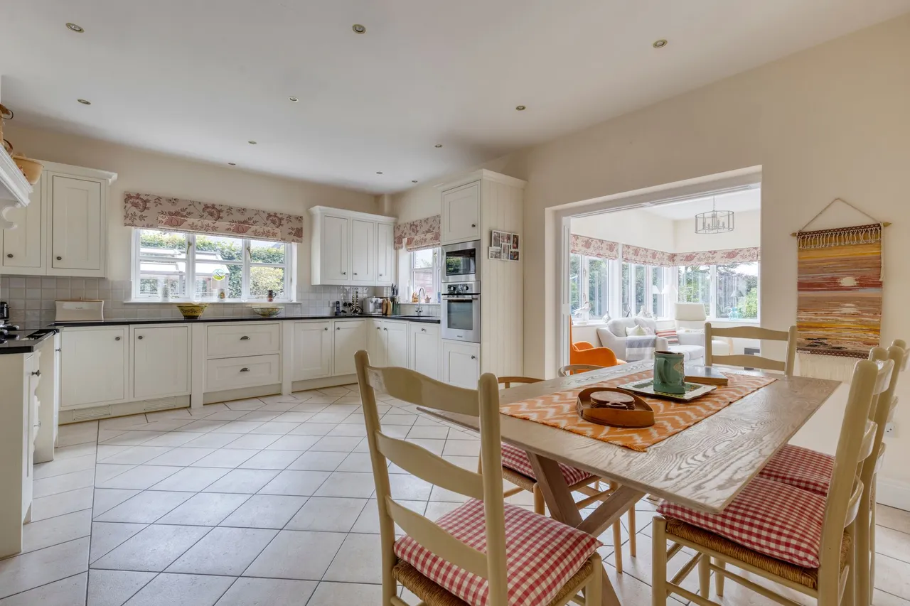 Orchard Close, Tarporley, photo 6