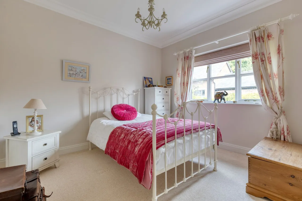 Orchard Close, Tarporley, photo 19