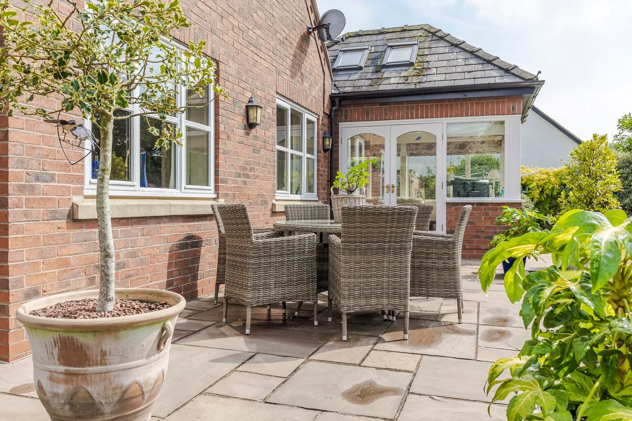 Orchard Close, Tarporley, photo 23