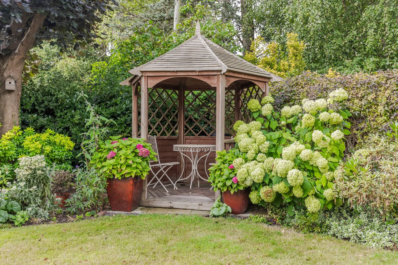 Orchard Close, Tarporley, photo 24