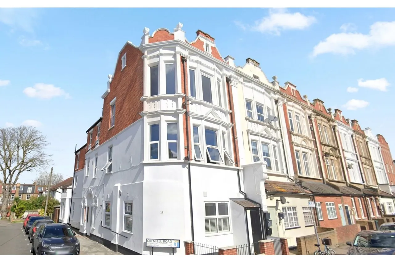 2 bed flat to rent, Grenfell Road, Mitcham, CR4