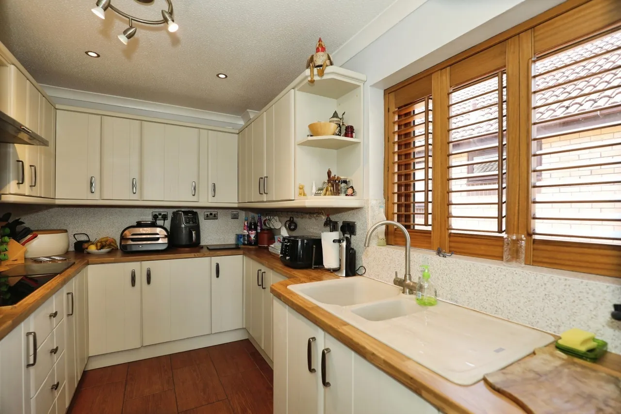 Hanbury Close, CREWE, Cheshire, CW2, photo 5