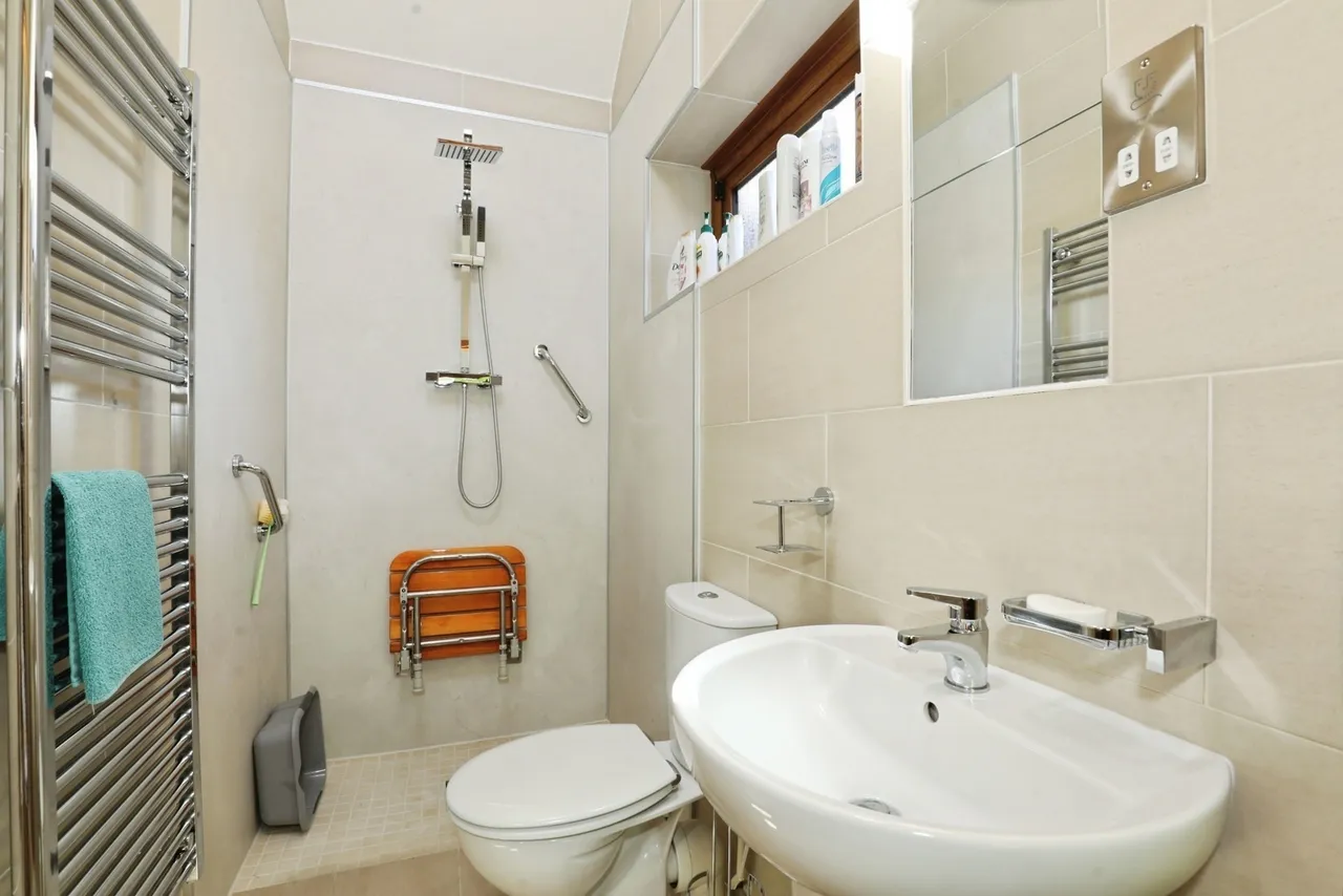 Hanbury Close, CREWE, Cheshire, CW2, photo 7