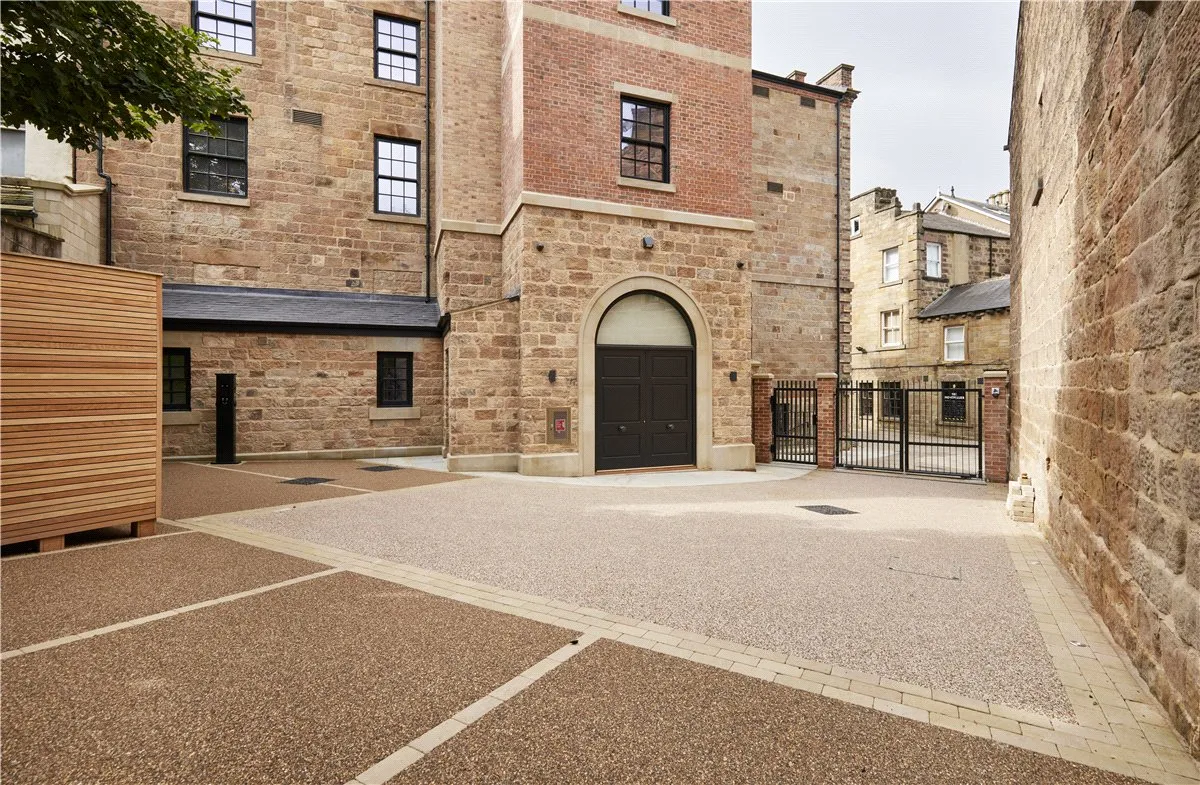 Herald Buildings, Montpellier Quarter, HG1, photo 11