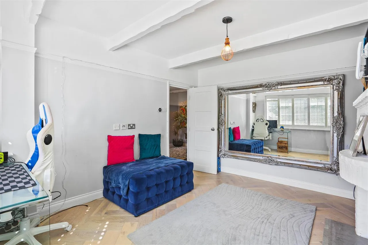 Nonsuch Walk, South Cheam, Surrey, SM2 7NG, photo 10