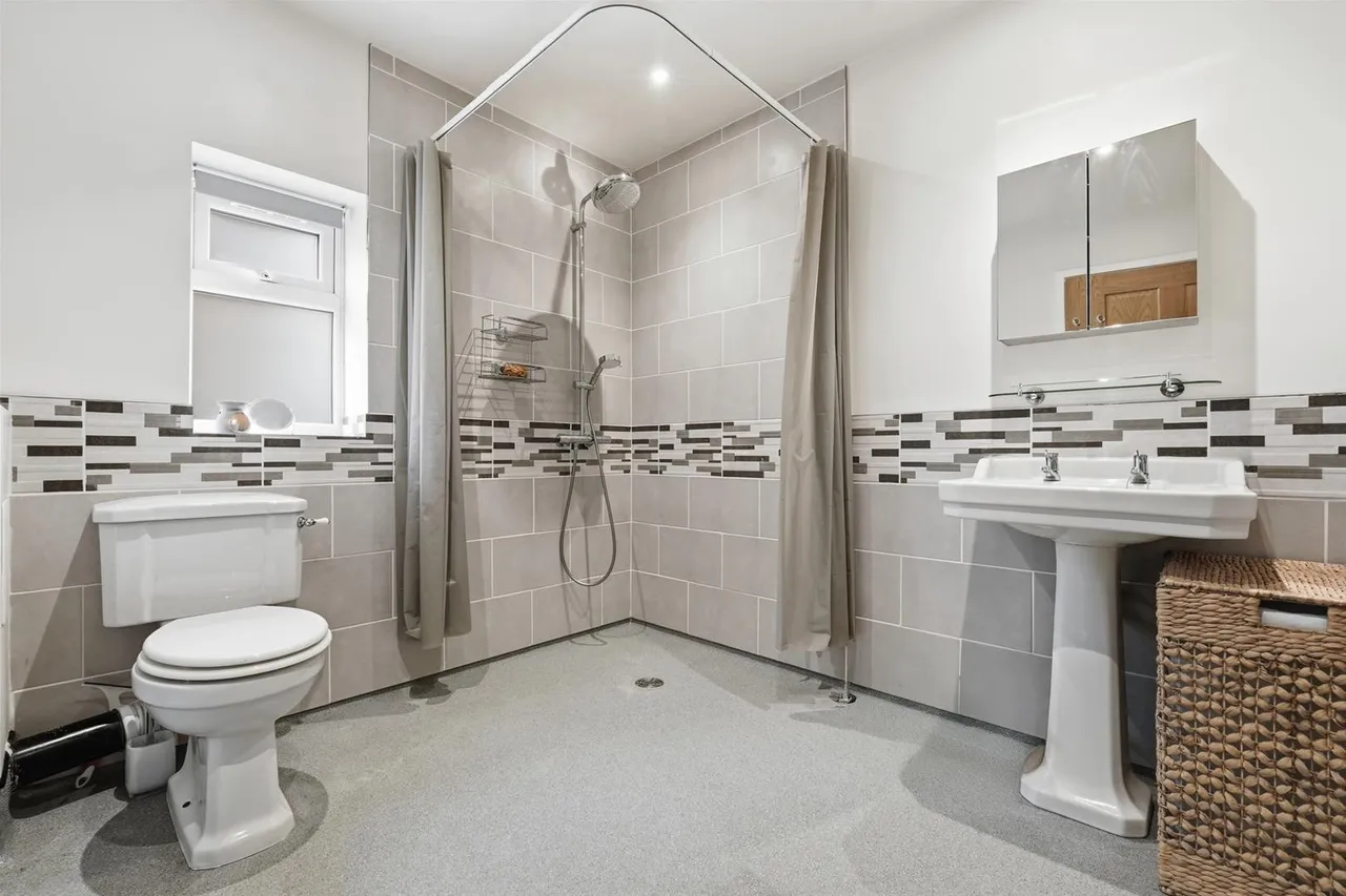Barnfield Road, Bollington, photo 12