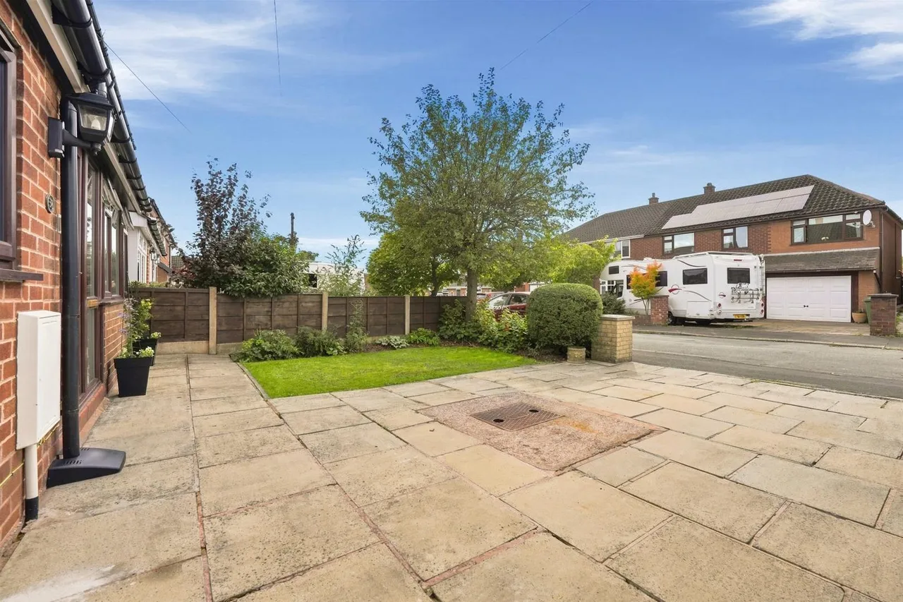 Barnfield Road, Bollington, photo 26