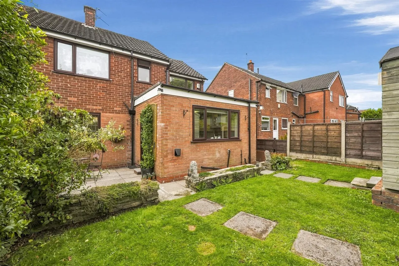 Barnfield Road, Bollington, photo 24