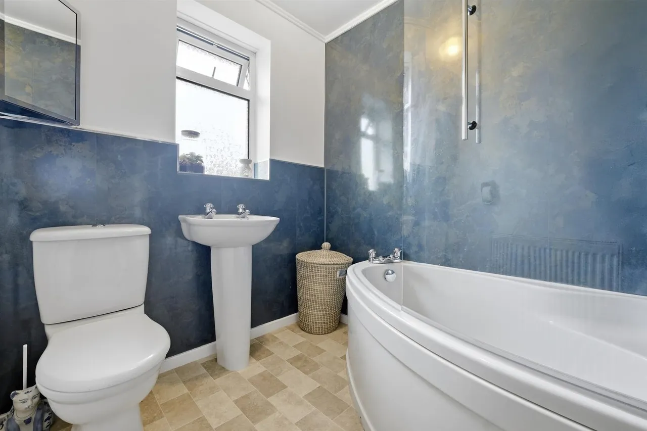 Barnfield Road, Bollington, photo 19