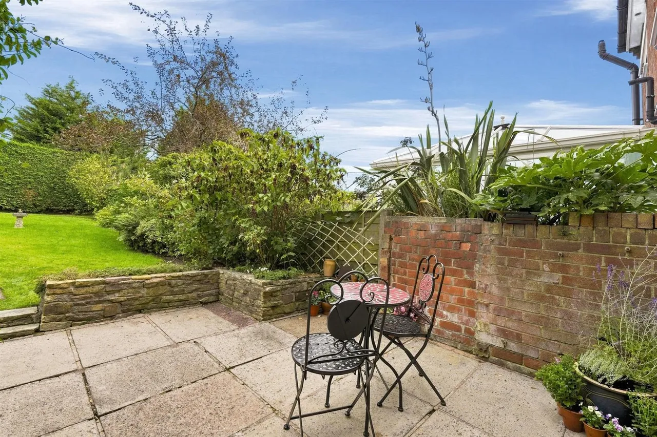 Barnfield Road, Bollington, photo 21