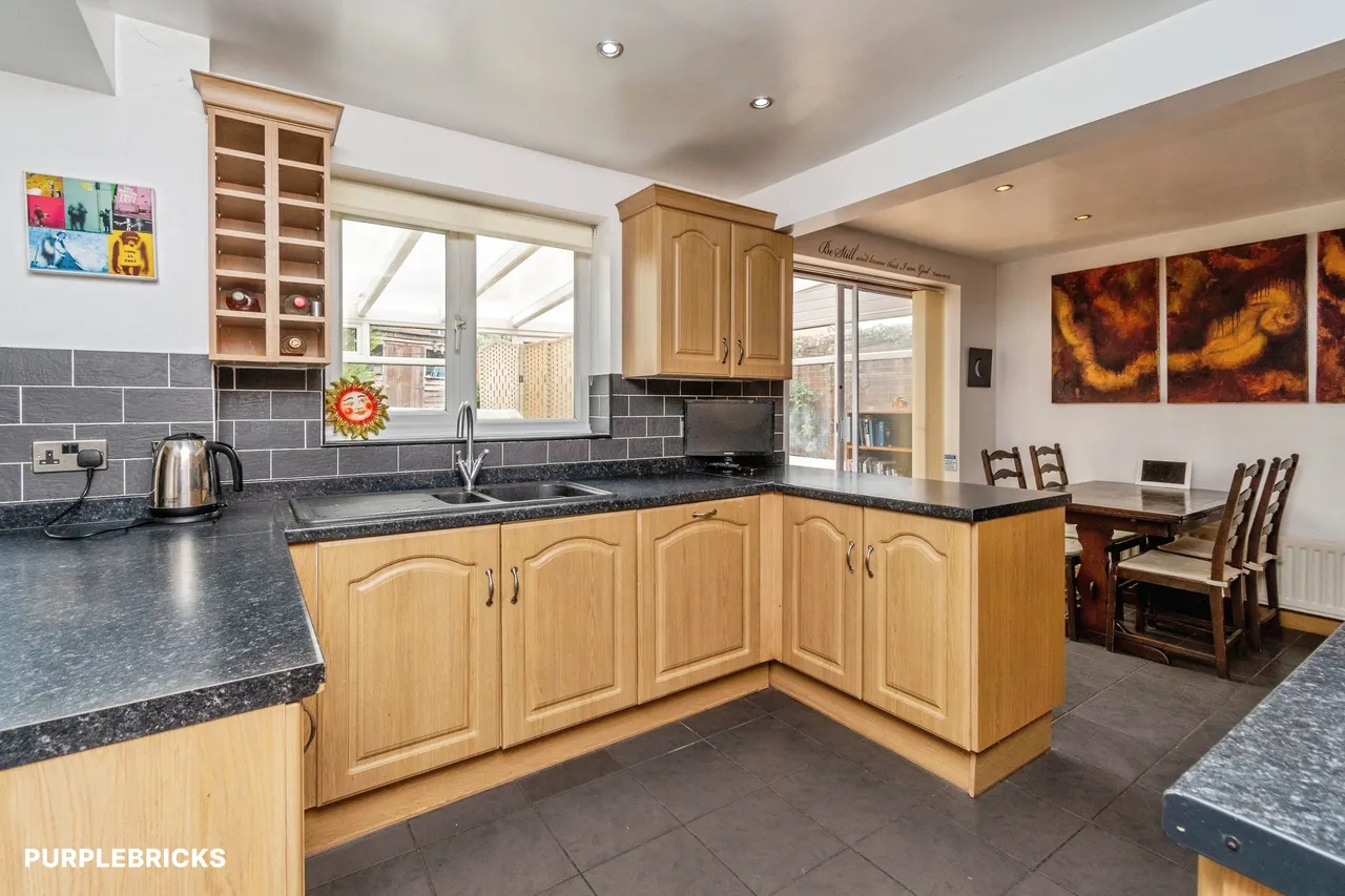 Bembridge Close, Willenhall, WV12, photo 6