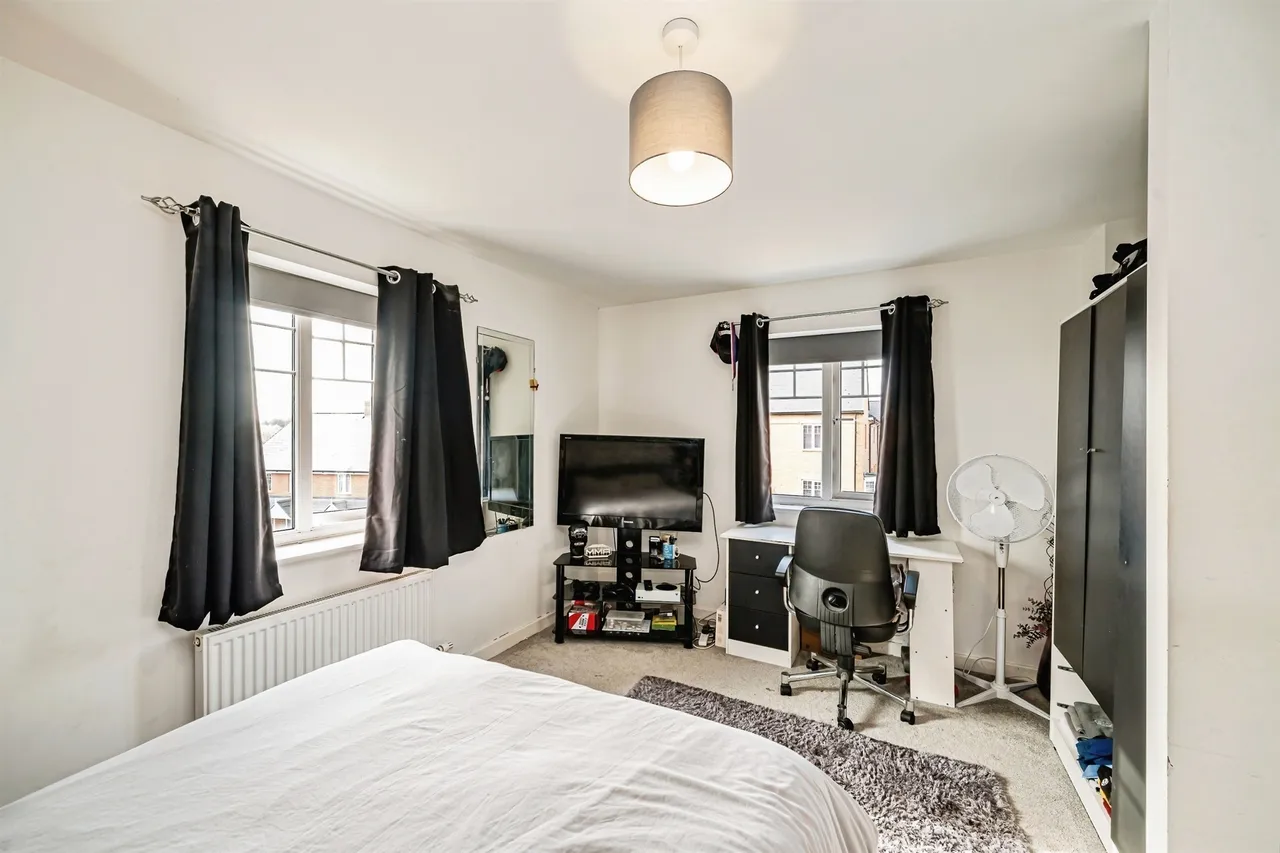 Barge Crescent, Broughton, HP22, photo 18
