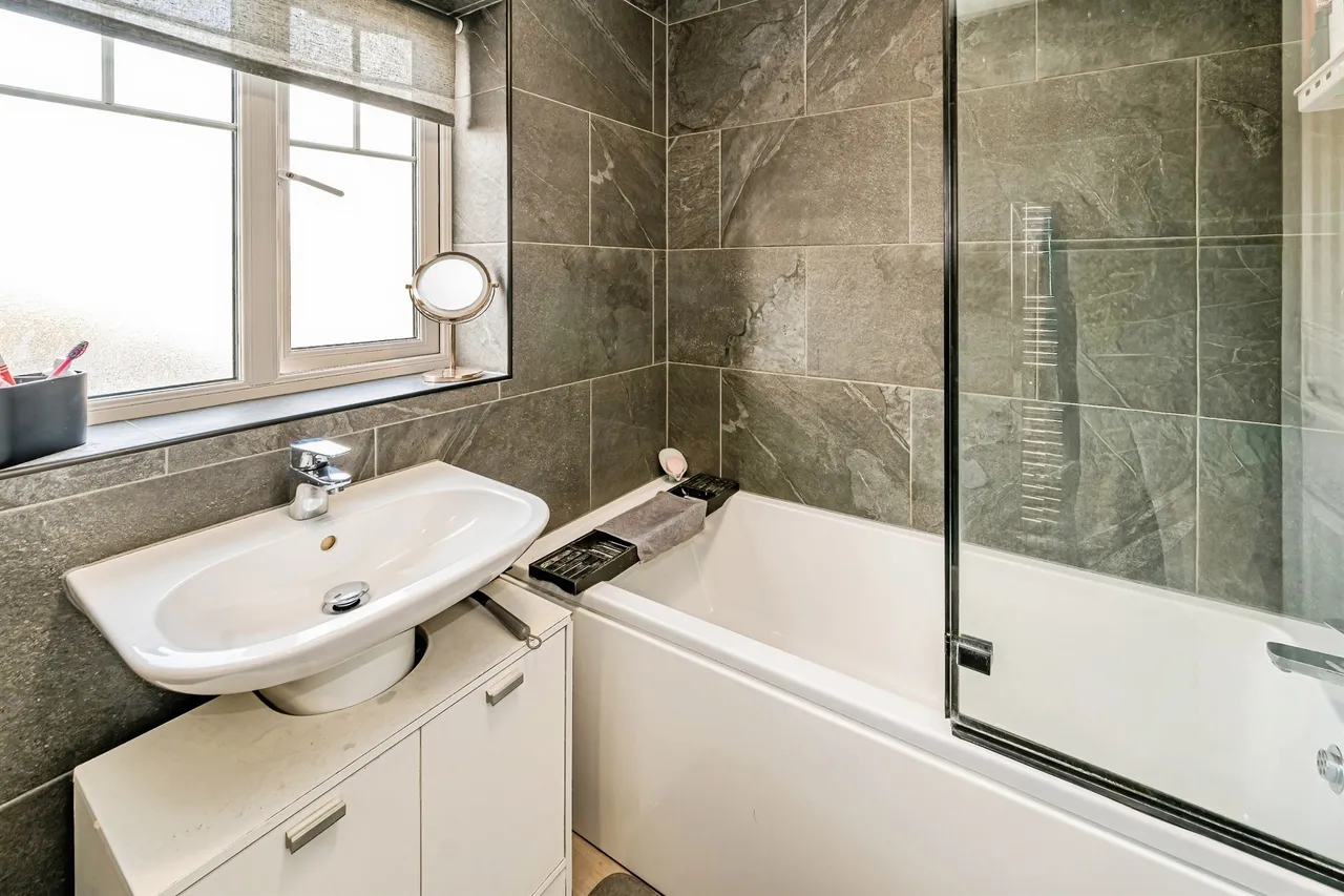 Barge Crescent, Broughton, HP22, photo 10