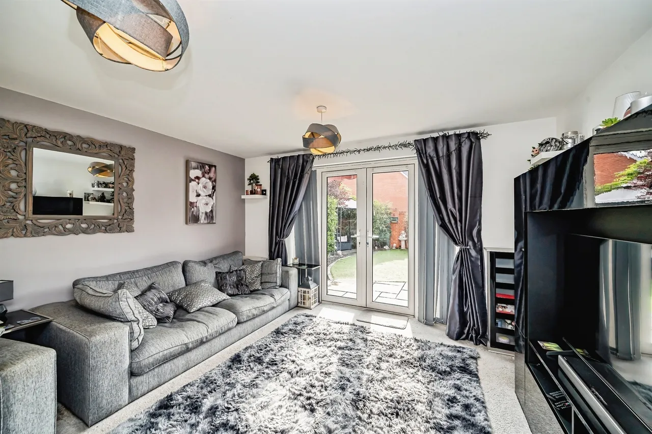 Barge Crescent, Broughton, HP22, photo 2