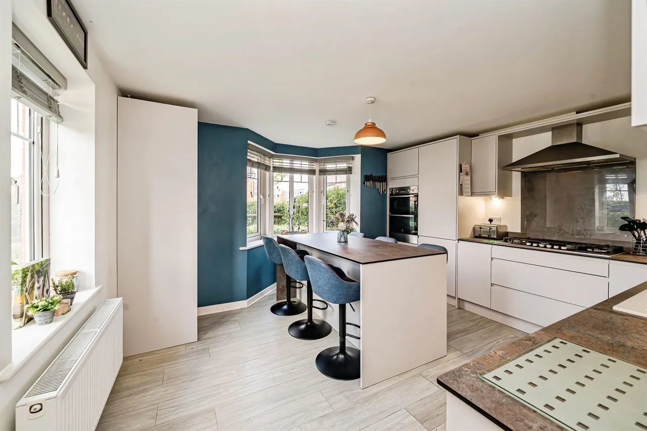 Barge Crescent, Broughton, HP22, photo 4