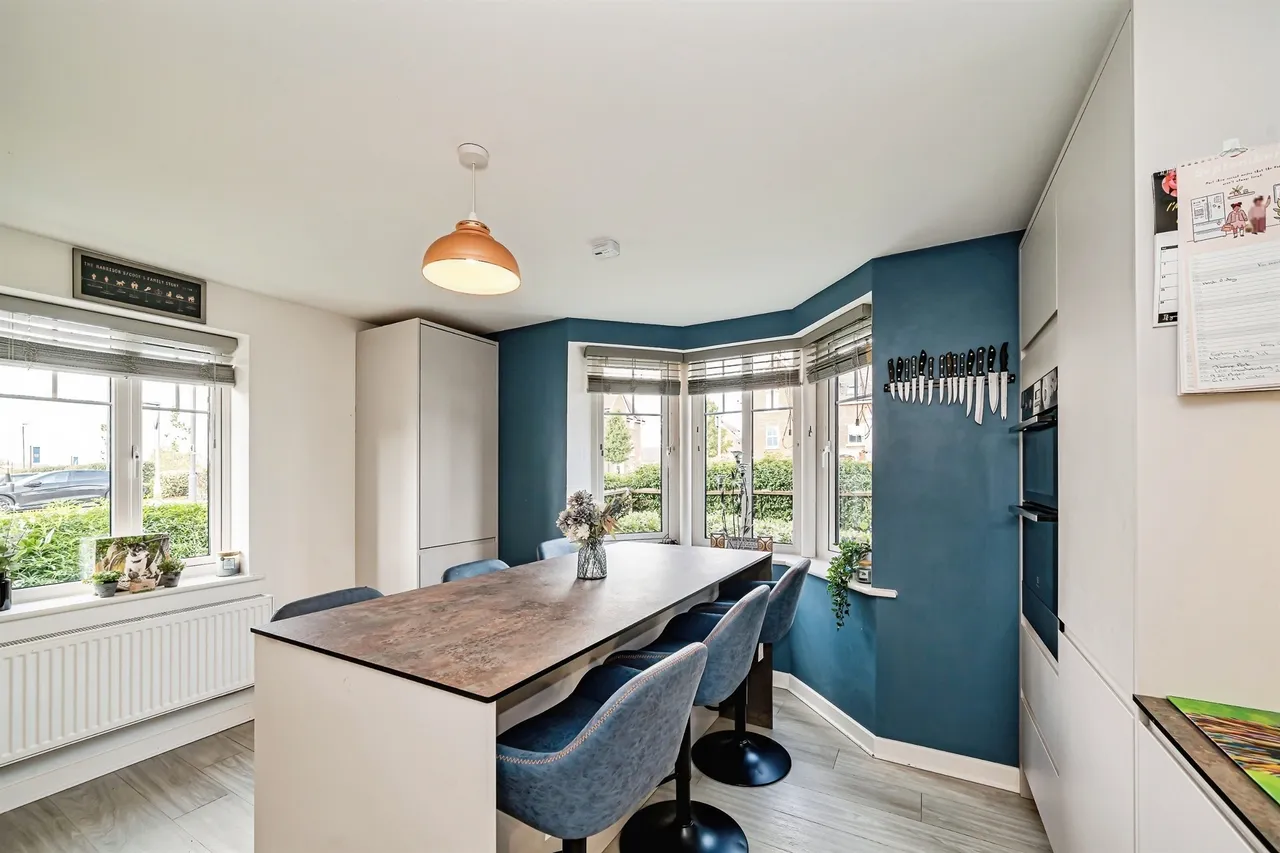 Barge Crescent, Broughton, HP22, photo 6