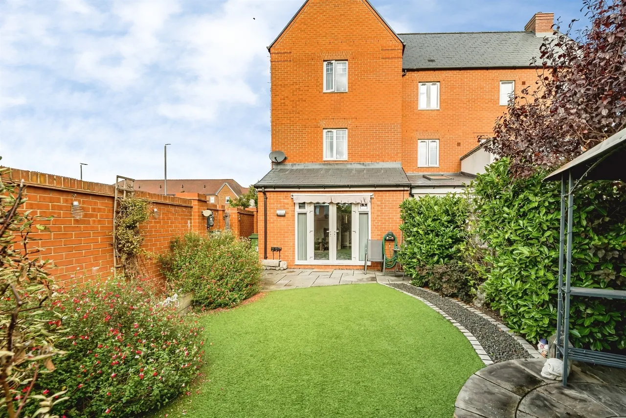 Barge Crescent, Broughton, HP22, photo 12