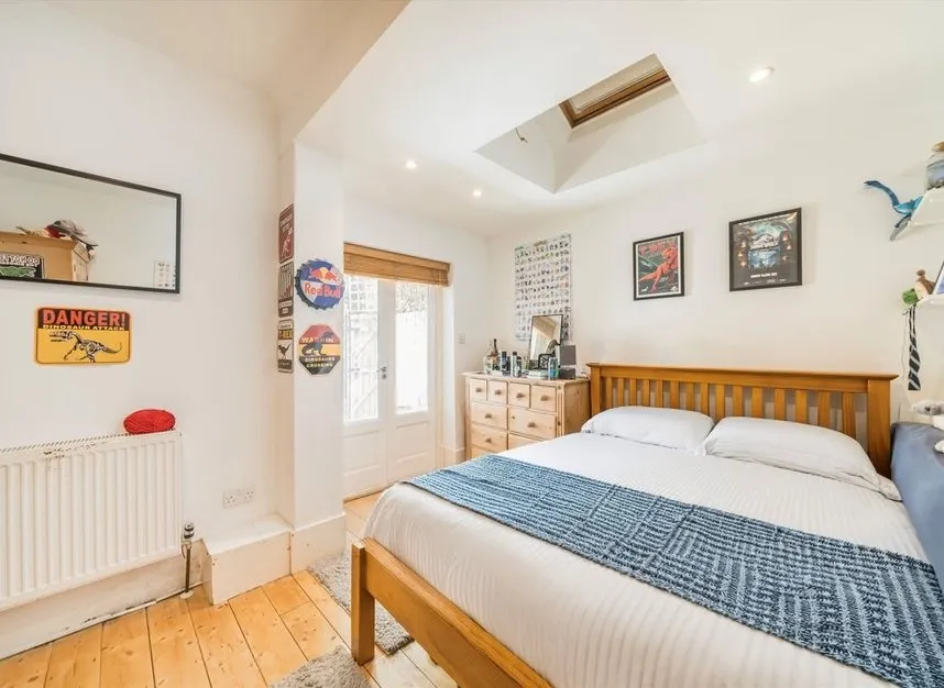 Whitehall Gardens, Acton, W3, photo 6